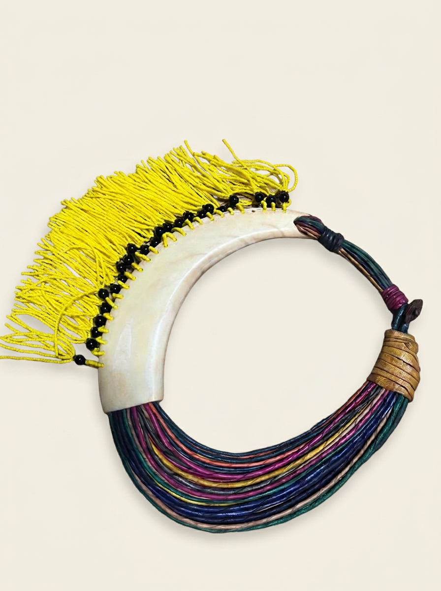 Collier Croissant Ivoire Frangé