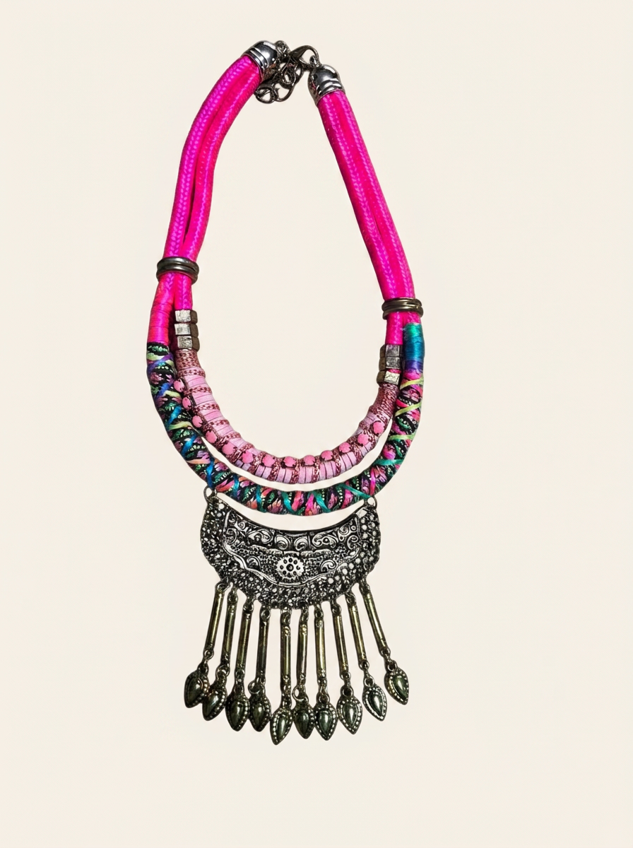 Collier Rose Fluo Pendentif Ethnique