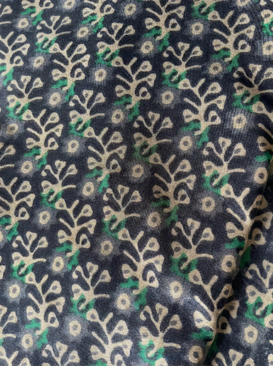Tissu Imprimé Feuillages Navy